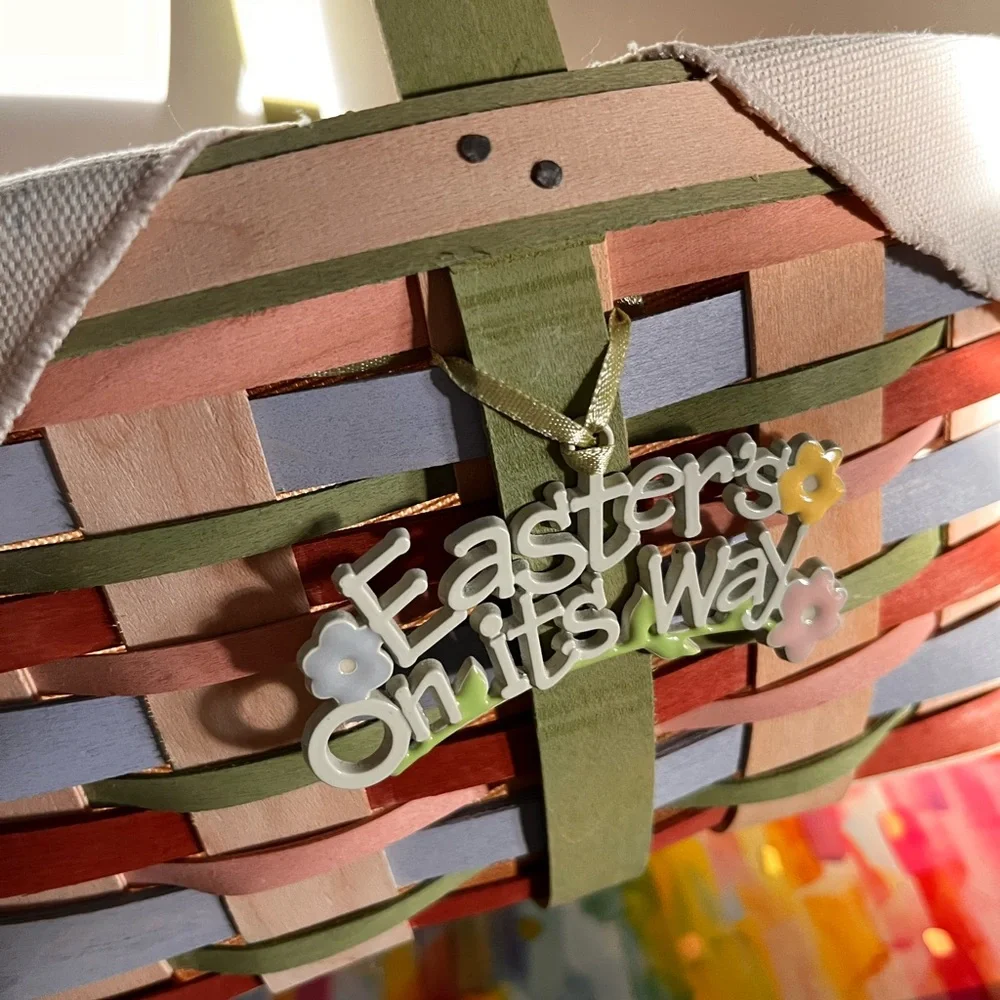 Longaberger Easter Basket with Lid, Liner & Protector – “Easter’s On Its Way”